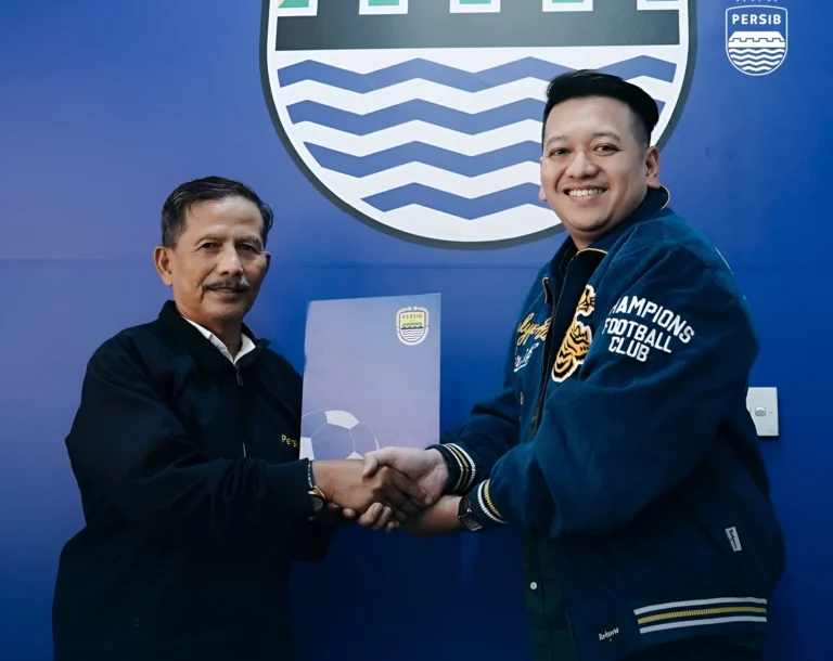 Persib Appoints Djadjang Nurdjaman as Technical Director