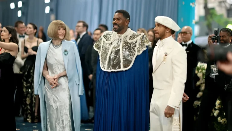 Lewis Hamilton Tampil Memukau Sebagai Ketua Bersama Met Gala Setelah GP Miami