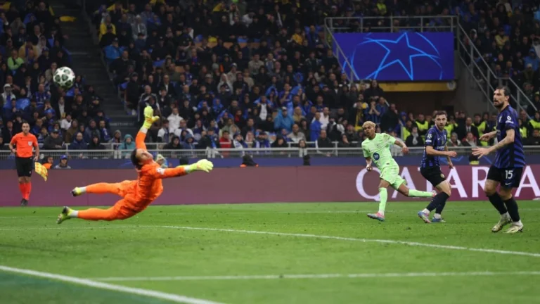 Yann Sommer Dijagokan Raih Ballon d’Or Usai Singkirkan Yamal