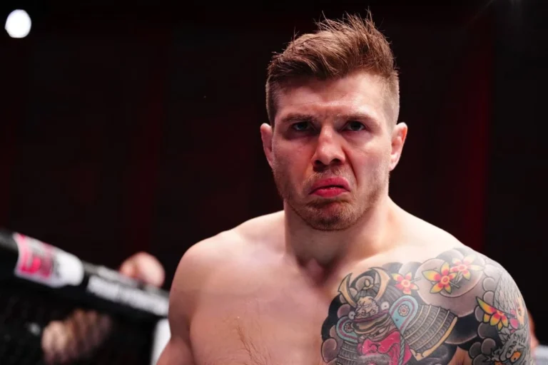 De Ridder sobiq chempion Whittaker bilan UFC asosiy jangini oldi