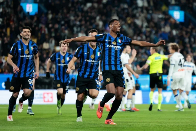 Dumfries Antar Inter Milan Kalahkan Lazio dan Puncaki Serie A