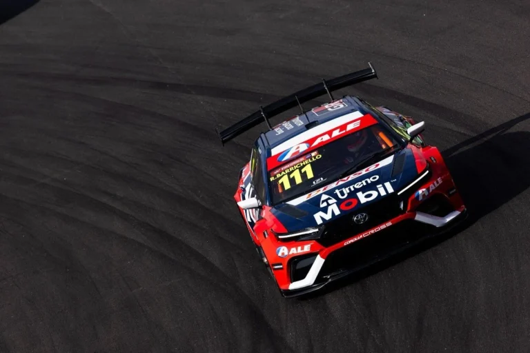 Rubens Barrichello Menang Ganda di NASCAR Brazil Interlagos