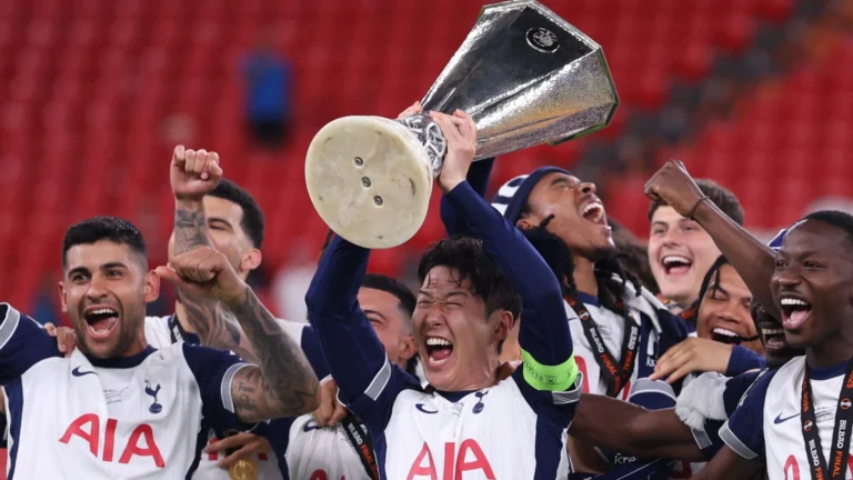 Saloh Tottenhem Yevropa Ligasini yutganidan so’ng Postekoglouni maqtadi