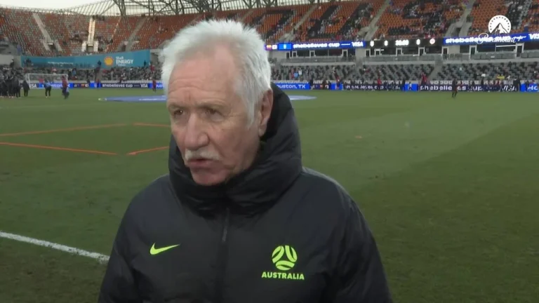 Tom Sermanni Avstraliya ayollar ligasi holatini qattiq tanqid qildi