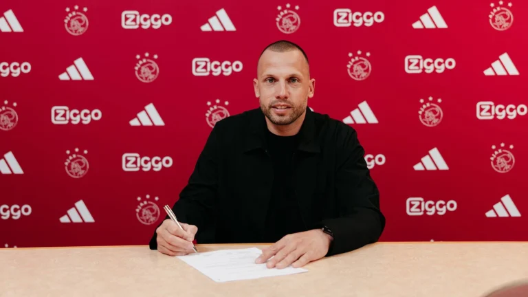 Jon Heitinga Liverpuldan so’ng Ayaksga bosh murabbiy sifatida qaytdi