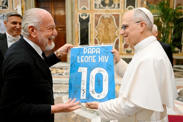 Paus Leo XVI Sambut Napoli Juara Serie A di Vatikan