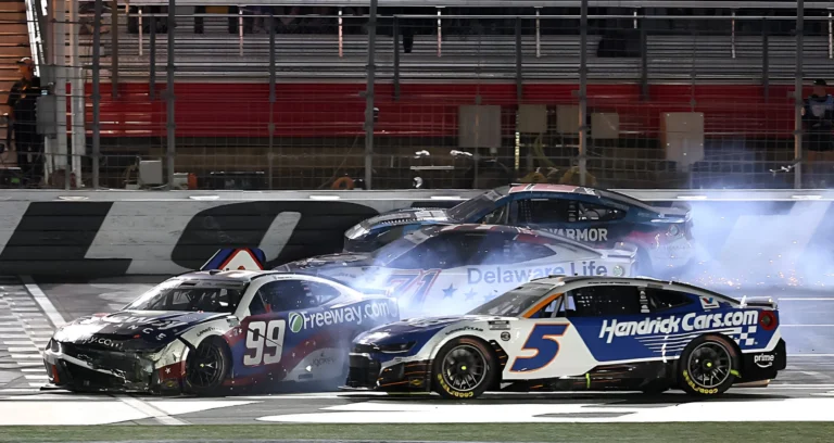 Drama di Coca-Cola 600: Lima Pembalap NASCAR Terlibat Kecelakaan Beruntun