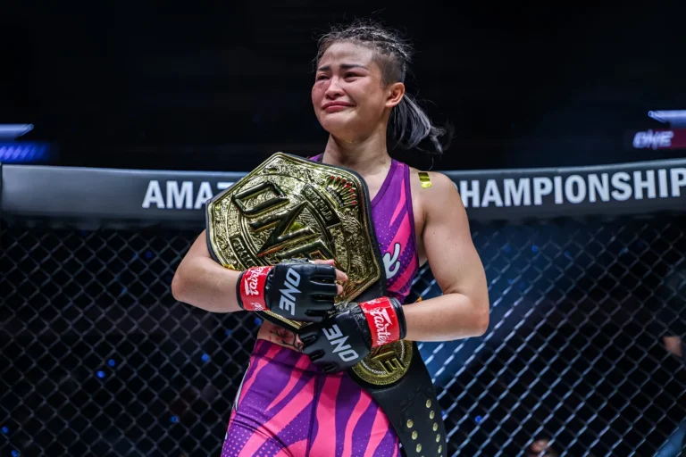 Knee Injury Forces Stamp Fairtex to Vacate ONE Championship Title
