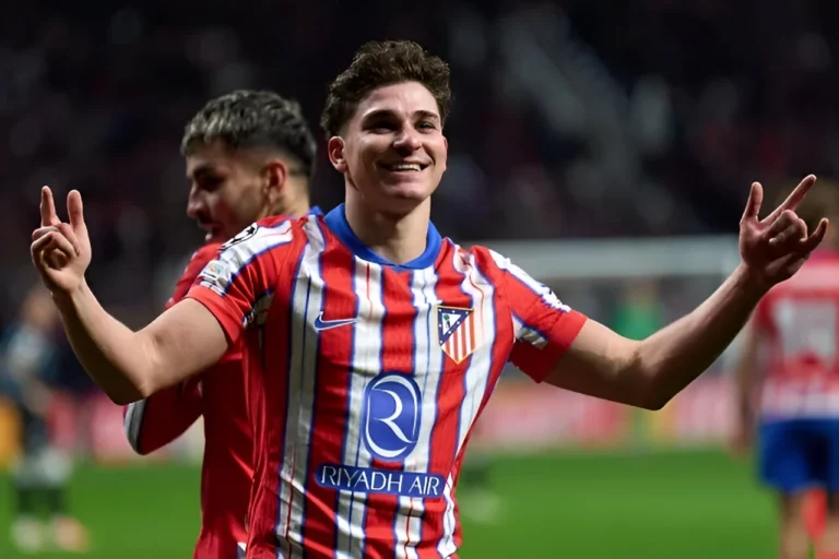 Presiden Atletico Madrid Peringatkan Barcelona soal Julian Alvarez