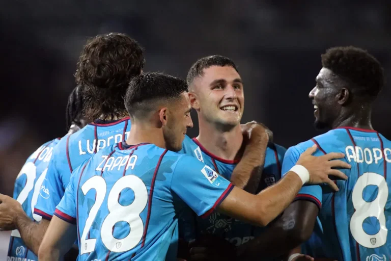 Cagliari Kalahkan Venezia 2-0 Lewat Gol Mina dan Piccoli