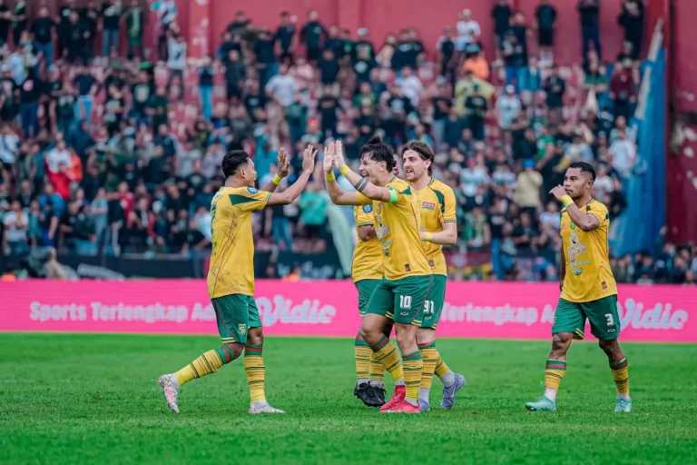 Persib Juara Liga 1 Usai Persik vs Persebaya Imbang 3-3