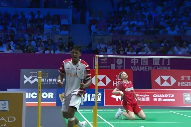 Alwi Farhan Kalahkan Anders Antonsen di Sudirman Cup