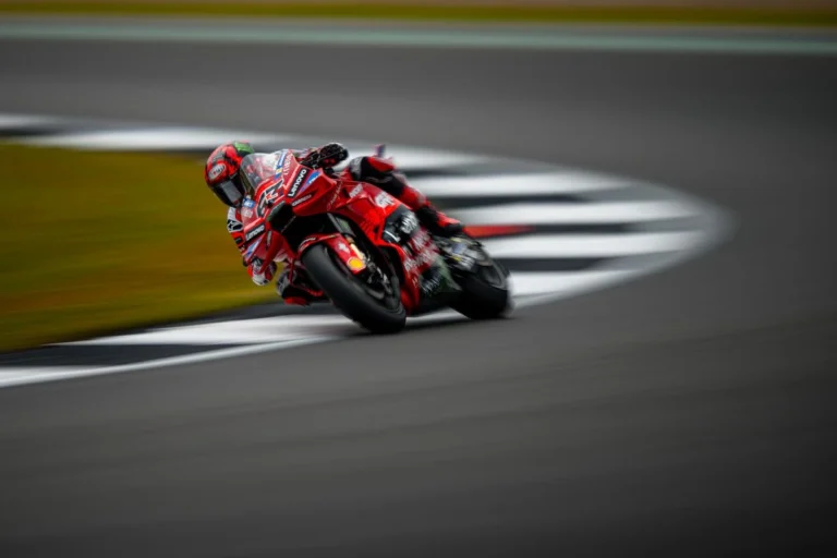 Bagnaia Keluhkan Ban Belakang Usai Jatuh di MotoGP Inggris