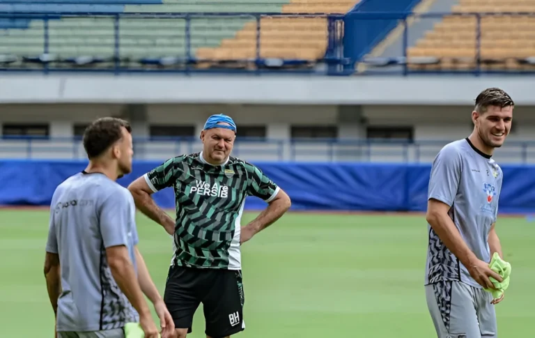 Bojan Hodak Pastikan Persib Siap Hadapi Barito Putera