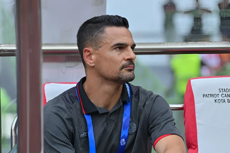 Carlos Pena Dipecat Usai Persija Kalah dari Semen Padang