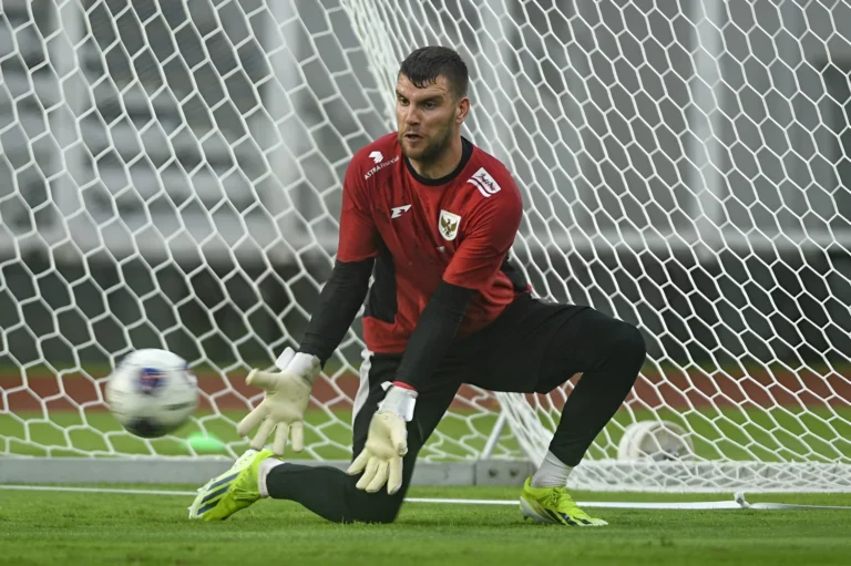Timnas Indonesia Hadapi Krisis Kiper Jelang Kualifikasi Piala Dunia Kontra China