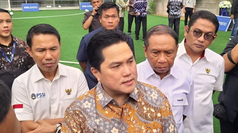 Erick Thohir Hadiri Laga Persib vs Barito di GBLA