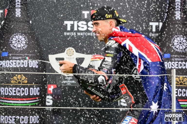 Senna Agius Menang Dramatis di Moto2 Inggris, Gonzalez Terjatuh