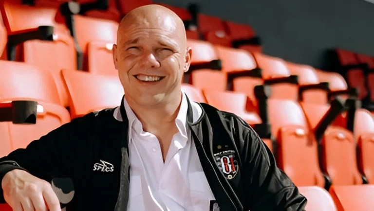 Johnny Jansen Jadi Pelatih Baru Bali United