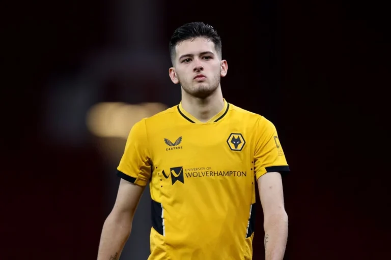Justin Hubner Umumkan Kepergian dari Wolverhampton Wanderers