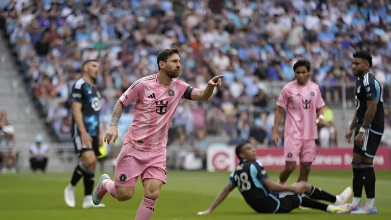 Lionel Messi Protes Gol Kontroversial Saat Inter Miami Kalah