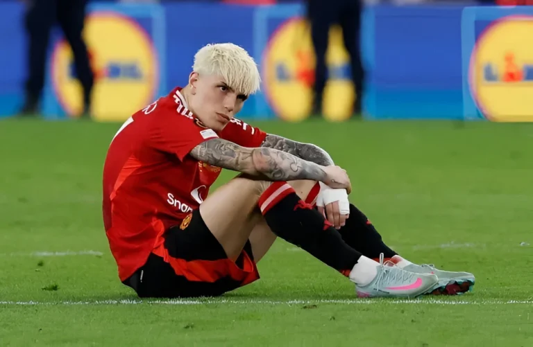 Manchester United Siap Jual Alejandro Garnacho