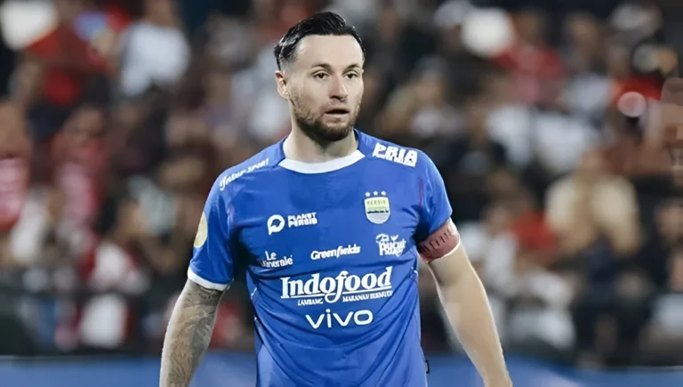 Marc Klok Targetkan Kemenangan di Laga Terakhir Persib