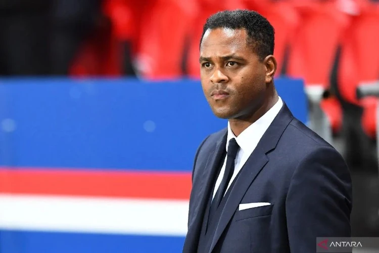 Patrick Kluivert Faces Criticism for Not Residing in Indonesia