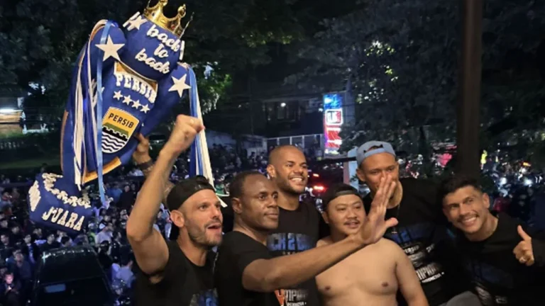 Persib Bandung Resmi Juara Liga 1 Usai Persebaya Imbang