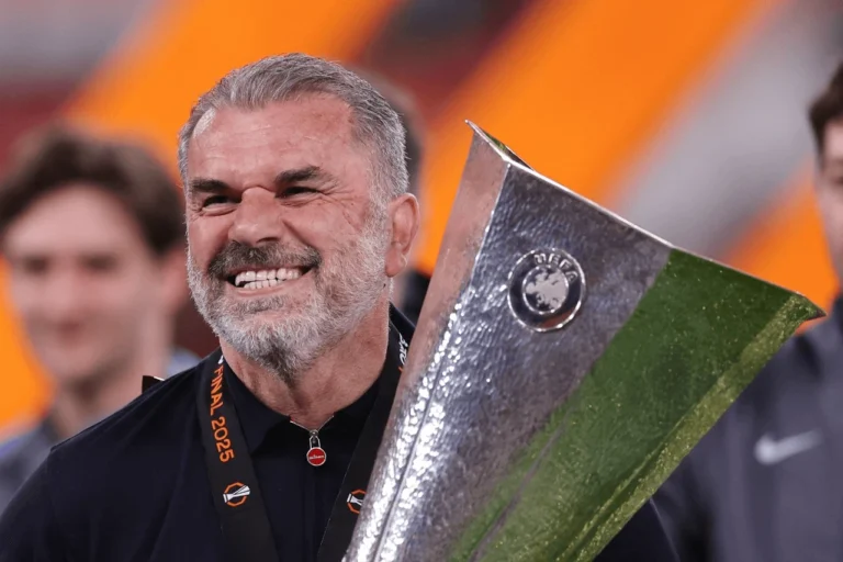 Postecoglou Antar Tottenham Juara Liga Europa 2025