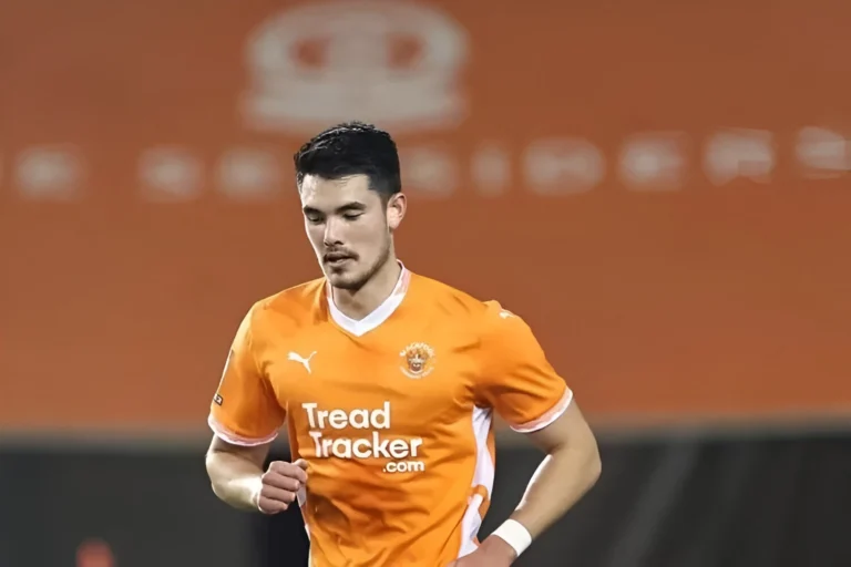 Steve Bruce Puji Performa Elkan Baggott di Blackpool