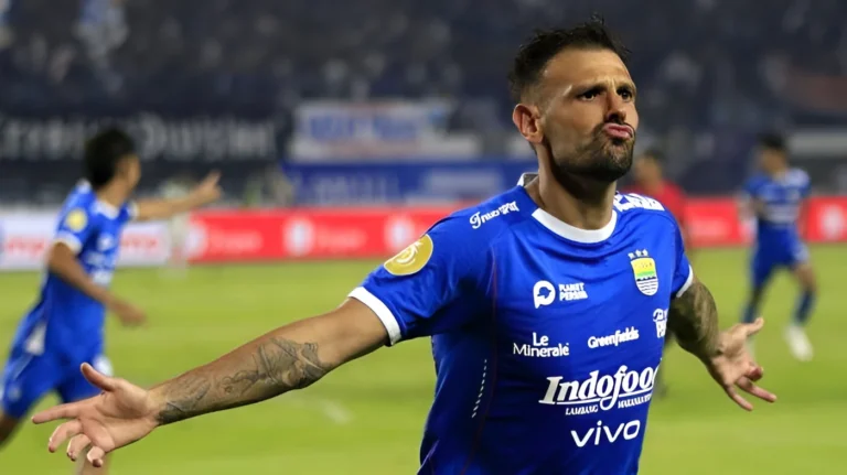 Tyronne Del Pino Masuk Nominasi Pemain Terbaik Liga 1
