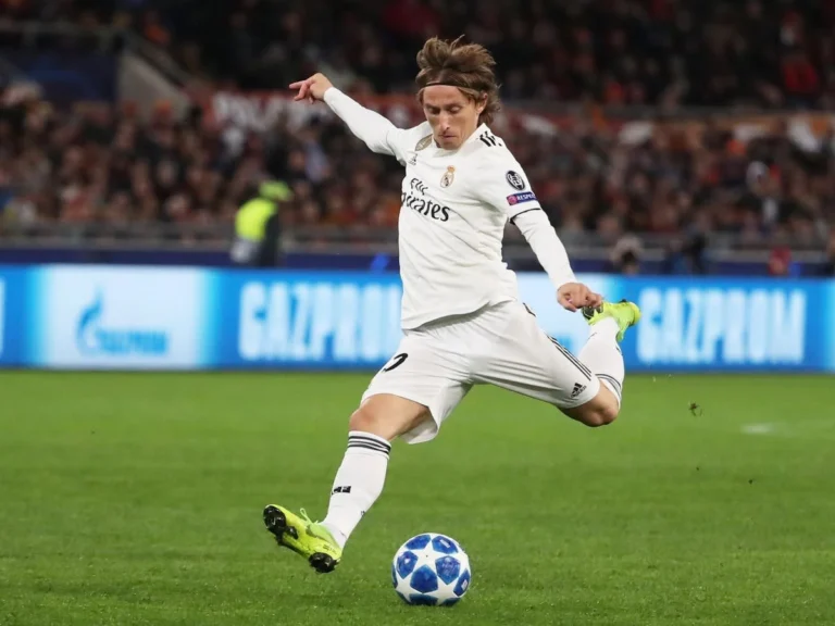 AC Milan Luka Modrich uchun bir yillik shartnoma tayyorlamoqda