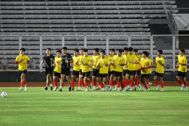 ทีมชาติจีนสำรวจจาการ์ตาก่อนคัดบอลโลก