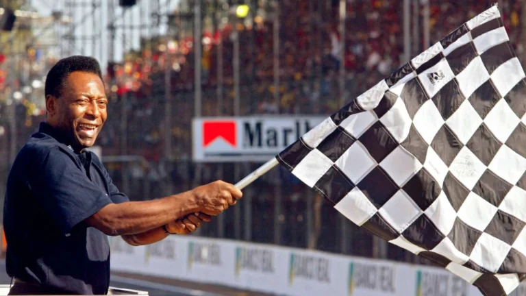 F1 แนะนำธงตาหมากรุกที่สองสำหรับแฟนๆ