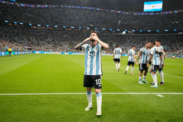 Lionel Messi Returns as Starter for Argentina Against Colombia