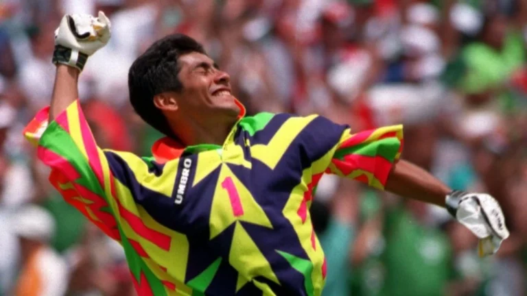 Jorge Campos: Kisah di balik seragam kiper paling ikonik dalam sejarah sepak bola