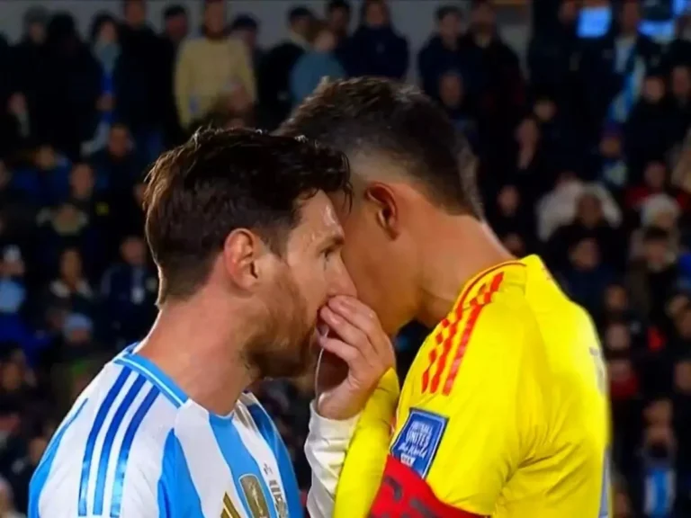 Messi konfrontasi James Rodriguez saat Argentina vs Kolombia