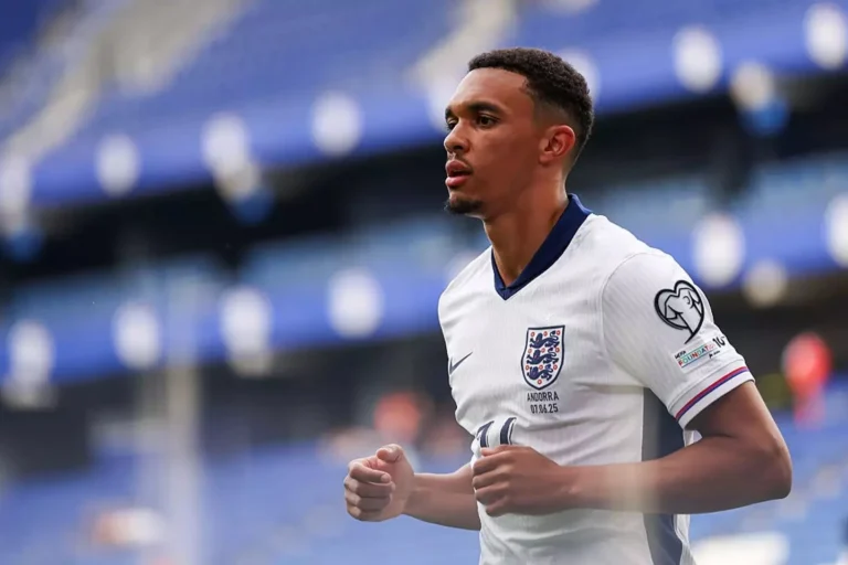 Trent Alexander-Arnold resmi bergabung dengan Real Madrid