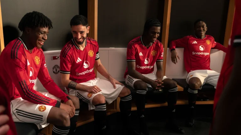 Manchester United rilis jersey kandang baru untuk musim 2025-26