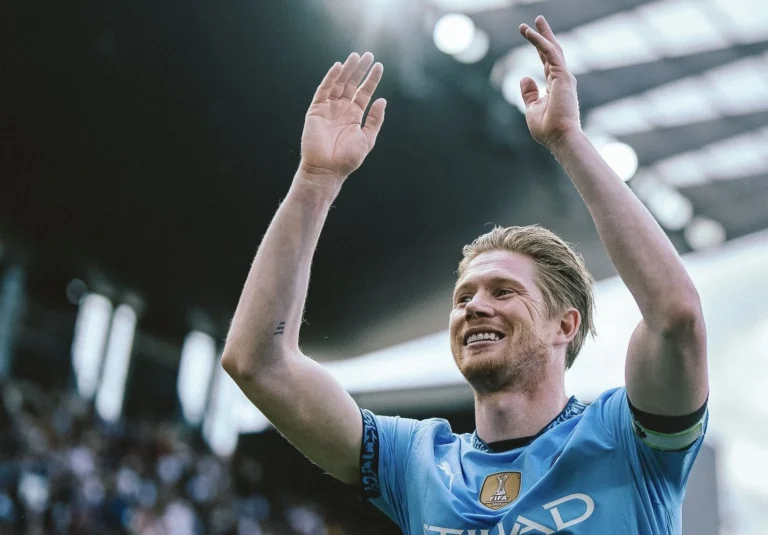 Kevin De Bruyne bergabung dengan juara Serie A Napoli secara gratis