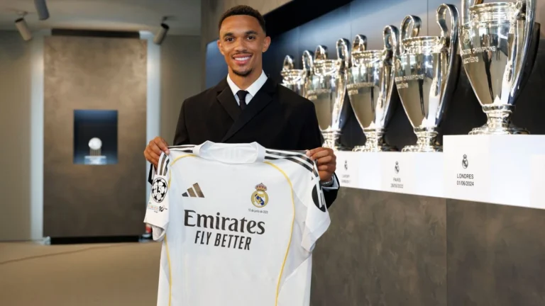 Trent Alexander-Arnold resmi bergabung dengan Real Madrid