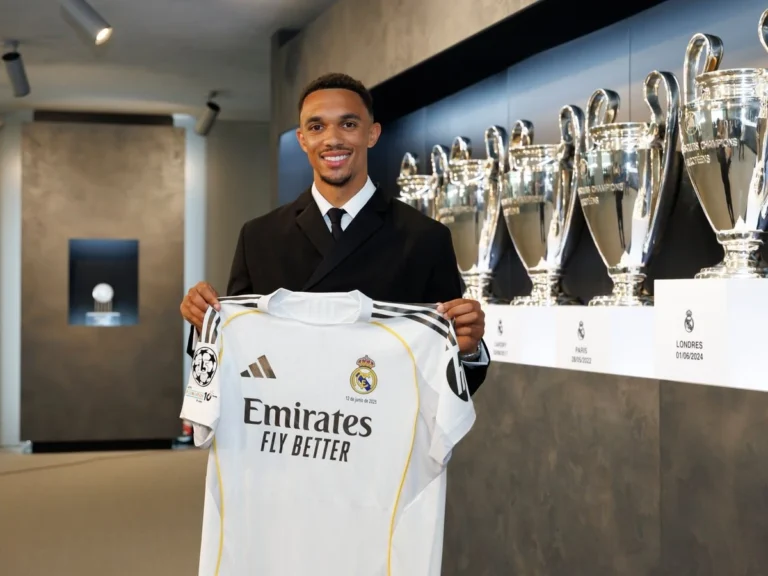 Trent Alexander-Arnold resmi bergabung dengan Real Madrid