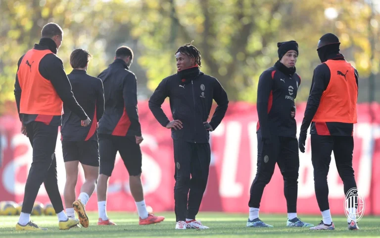 AC Milan Siapkan Revolusi Besar di Lini Pertahanan Kanan