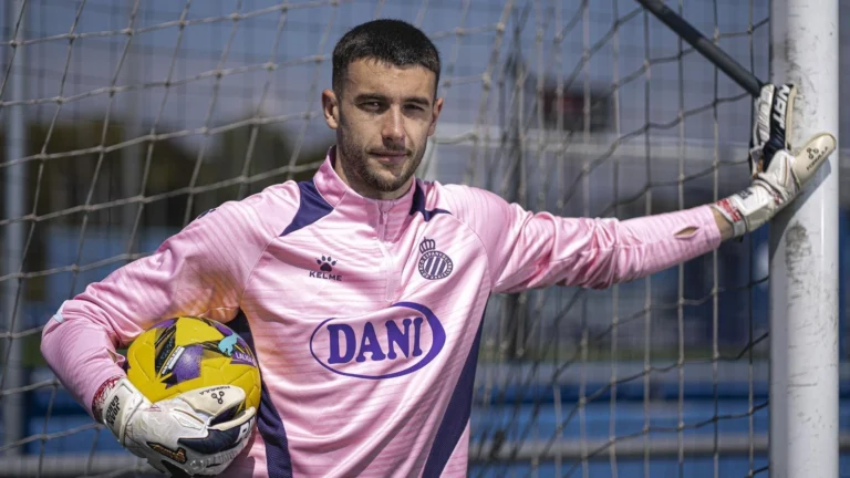 Barcelona siap datangkan kiper Espanyol Joan García dengan klausul rilis €25 juta