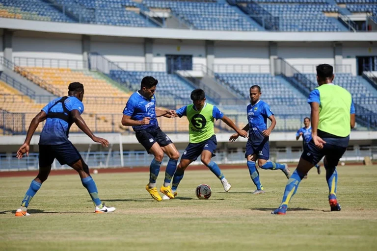 Persib Bandung dalam krisis lini serang menjelang musim baru
