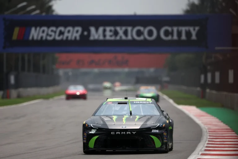 Daniel Suarez raih kemenangan dramatis di balapan NASCAR Xfinity Meksiko