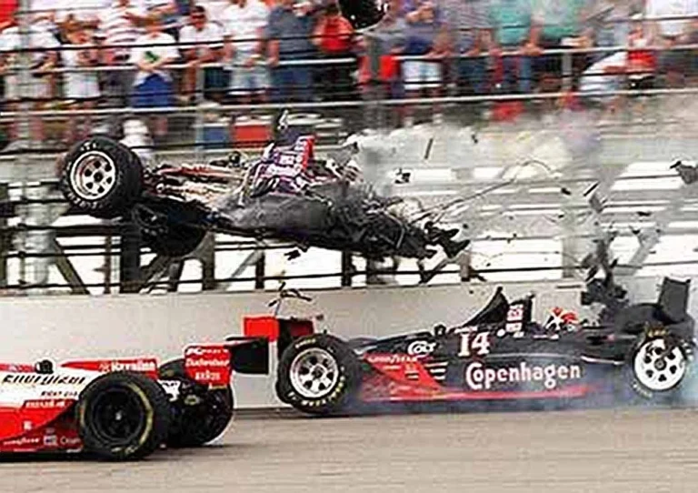Kecelakaan Hebat di Balapan IndyCar: Newgarden dan Foster Beruntung Selamat