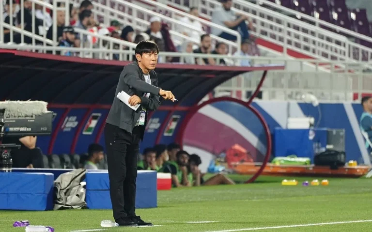 Liga 1 2025/26 tanpa pelatih lokal setelah pemecatan Imran Nahumarury