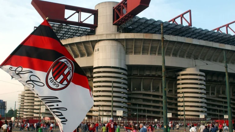 AC Milan dikritik karena fokus rekrut pemain senior di bursa transfer